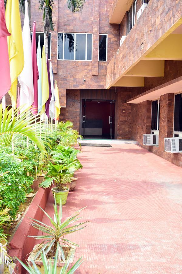 Hotel Triveni Balangir Exterior photo