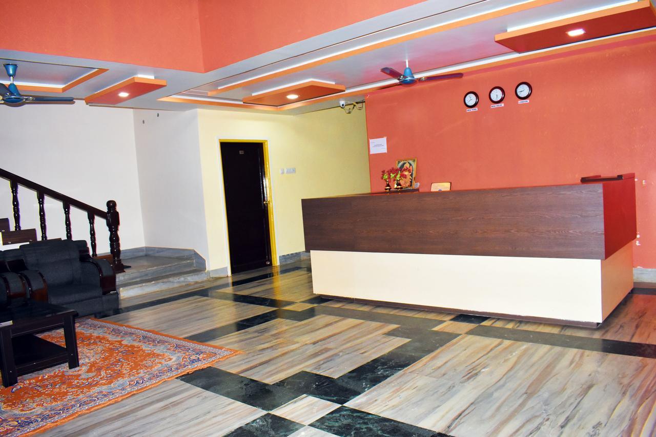 Hotel Triveni Balangir Exterior photo