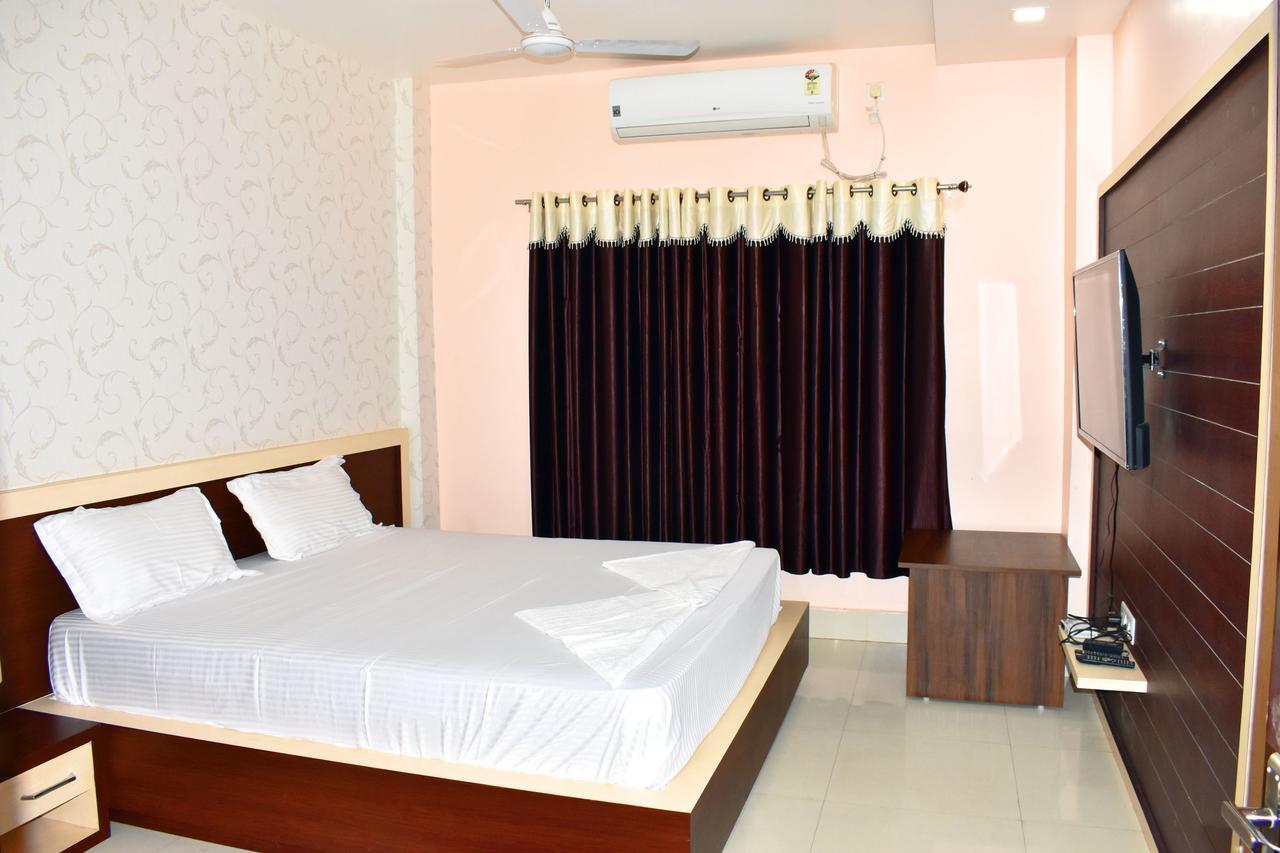 Hotel Triveni Balangir Exterior photo